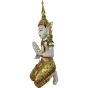 Schräge Frontansicht der Holzfigur "Tempelwächter aus Thailand"