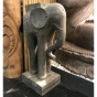 Steinskulptur "Elefant mit Sattel"