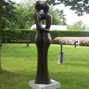 Bronzeskulptur Stehendes Liebespaar
