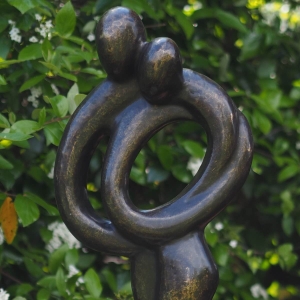 Bronzeskulptur Stehendes Liebespaar