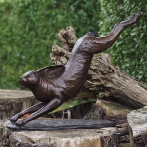 Bronzeskulptur "Aus Sprung landender Hase"