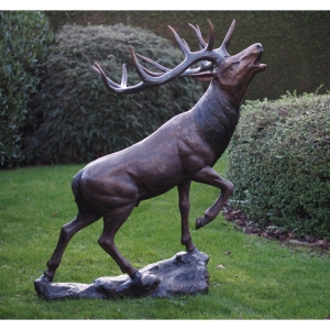 Bronzeskulptur "Röhrender Hirsch", lebensgroß