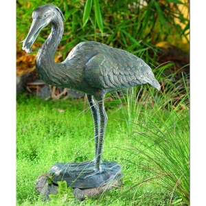 Rottenecker Bronzeskulptur Graureiher mit Fisch auf Wiese