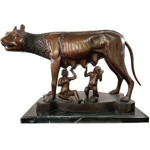Frontansicht der Bronzefigur "Wolf mit Romulus und Remus"