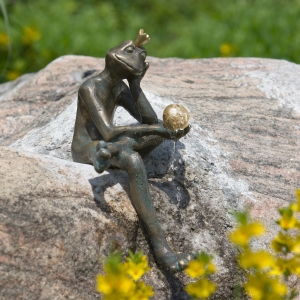 Rottenecker Bronzefigur Froschkönig Borris