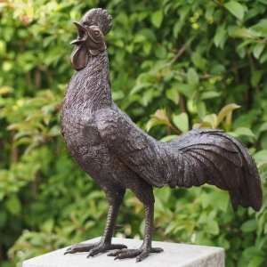 Bronzeskulptur "Krähender Hahn"