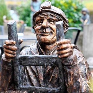 Bronzefigur "Kanalarbeiter"