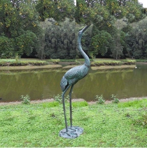 Kranich Reiher aus Bronze als Wasserspeier