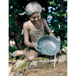 Bronzefigur 88423 -Sara mit Schale als Wasserspender