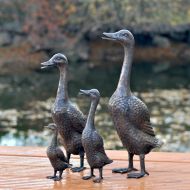 Entenfamilie aus Bronze