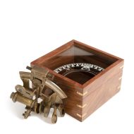 Authentic Models Sextant in einer Holzbox