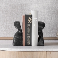 Bronzeskulptur "Hrund" von Örn Porsteinsson