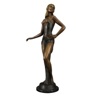 Orientalische Frau Lima auf Marmorsockel - groß mit einer braunen Patina von vorne