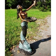 Bronzeskulptur "Meerjungfrau mit Muschelbecken"