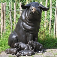 Bronzeskulptur "Hausschwein mit 4 Ferkeln"