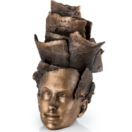 Frontansicht der Bronzeskulptur "Thoughts"