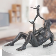 Beispielansicht der Bronzefigur "Was uns denkt, trägt und leitet"