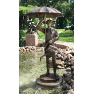 Frontansicht der Bronzeskulptur "Freche Göre"