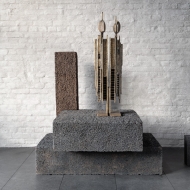 Bronzeskulptur "Iuxta" von Guy Buseyne