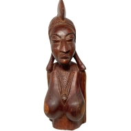 Frontansicht der Holzskulptur "Afrikanische Frau"