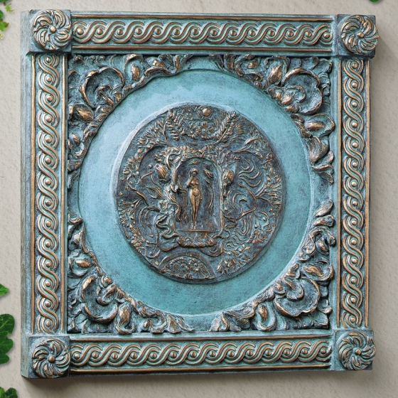 Frontansicht der Bronzeskulptur "Ruth"