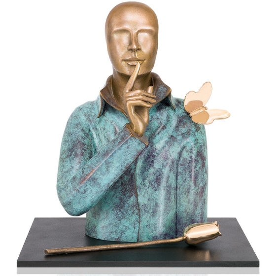 Frontansicht der Bronzeskulptur "Stille"