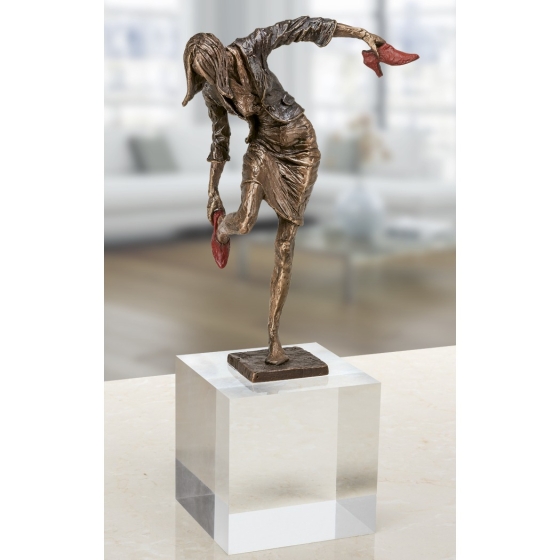 Bronzeskulptur moderne Frau auf Glassockel