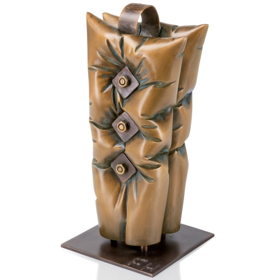 Frontansicht der Bronzefigur "Unterstützung"