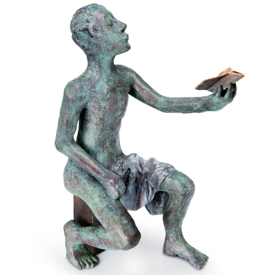 Frontansicht der Bronzeskulptur "Jasons Sohn"