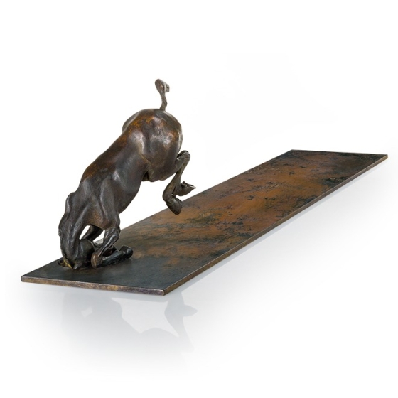 Frontansicht der Bronzefigur "Zeit zur Wende"