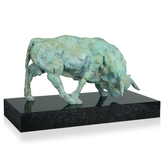 Frontansicht der Bronzeskulptur "Sonnen säen"