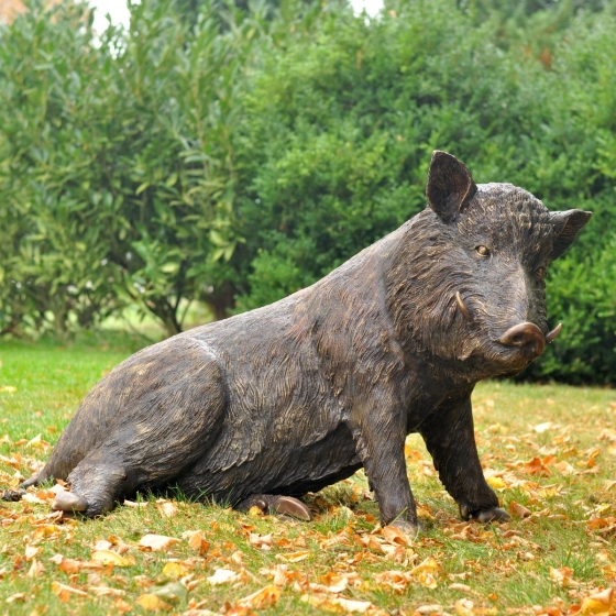 Sitzender Bronzekeiler