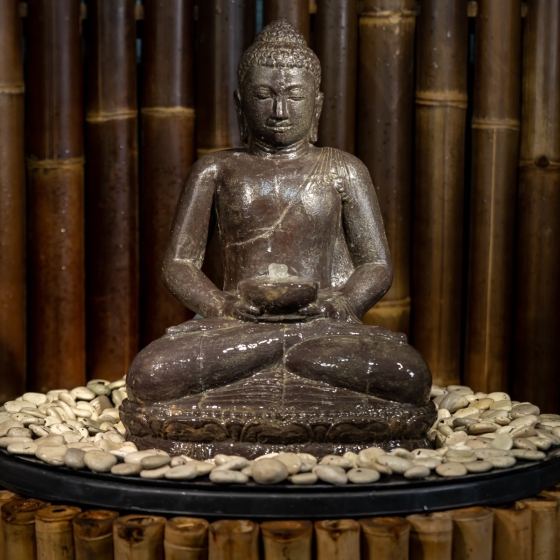 Sitzender Buddha mit Gefäß als Wasserspiel - Komplettset, 50cm