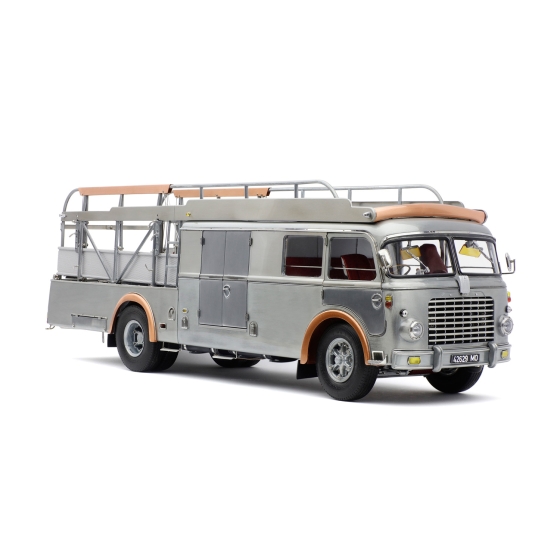 CMC Modellauto "Ferrari Renntransporter, Fiat 642 RN2 Bartoletti" - 1:18
