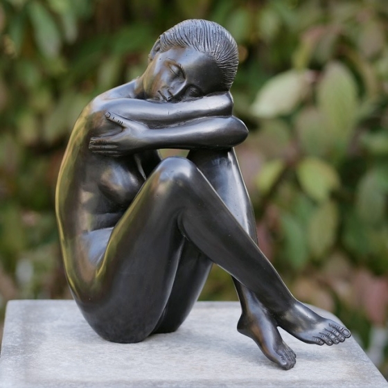 Bronzeskulptur "Sitzende Jolande" Aktfigur