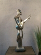 Bronzeskulptur "Gitarrenspieler" - modern auf Marmorsockel