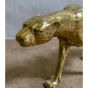 Nahaufnahme des Bronzefigur "Schleichender Gepard (Gold)"