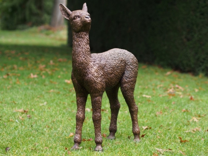 Bronzeskulptur "Lama - Alpaka" junges Crias