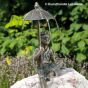 Rottenecker Bronzefigur Flo mit Regenschirm als Wasserspeier bei Kunsthandel Lohmann