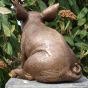 Bronzeskulptur Frischling Babe von Hinten 