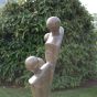 Moderne Skulptur Familie. Bronzefiguren und Gartenfiguren bei Kunsthandel Lohmann in Timmendorfer Strand.