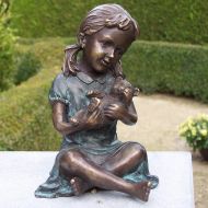 Bronzeskulptur Mädchen mit Teddybär