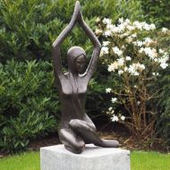 moderne bronzeskulptur Frau