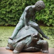 Bronzefigur Junge auf Schildkröte