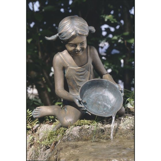 Bronzefigur 88423 -Sara mit Schale als Wasserspender-michael lohmann