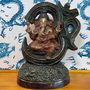 Frontansicht der Bronzeskulptur "Ganesha auf Thron"