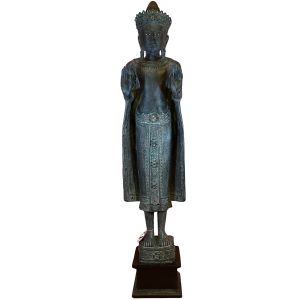 Freisteller der Abhaya-Mudra Buddhafigur