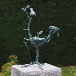 Bronzeskulptur "Zwei Vögel am Nest" als Vogeltränke