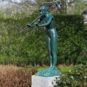 Bronzeskulptur "Stehende Frau mit Doppelflöte"